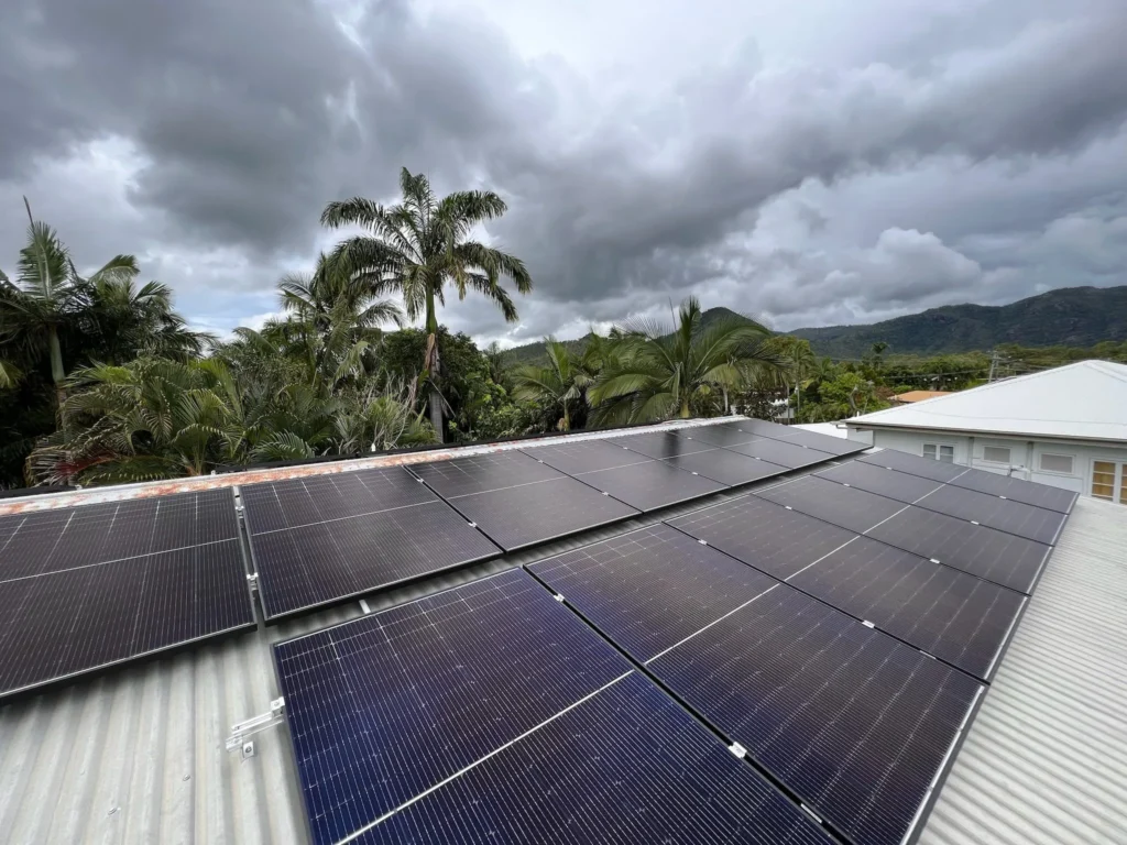 Happy whitsundays solar customer with Green Energy Technologies. Leaders when it comes to home solar.